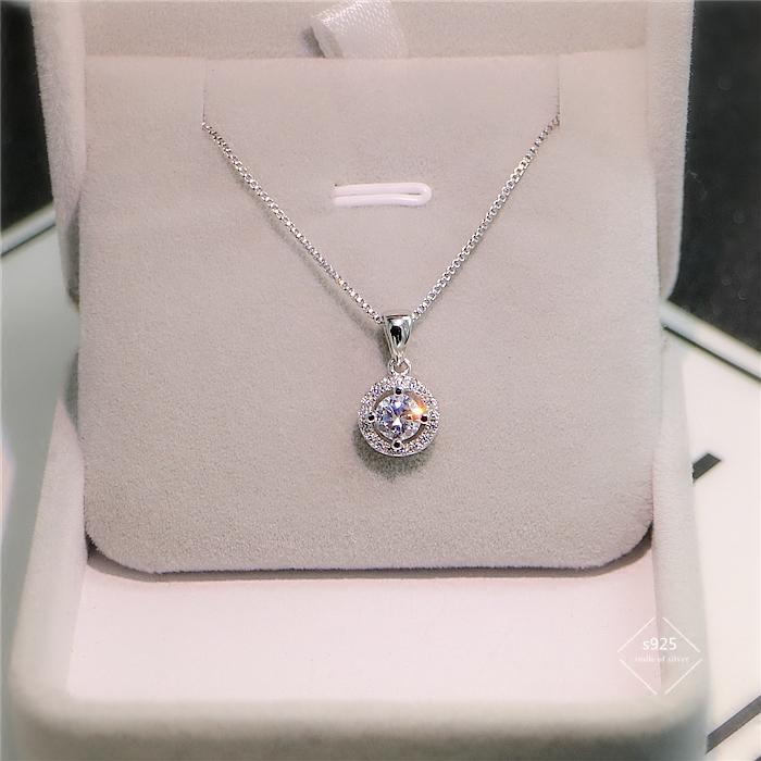 

Pendant Necklaces S925 Sterling Silver Zircon Round Necklace Female Korean Fashion Dove Egg Single Diamond Collarbone Chain Birthday GiftPen