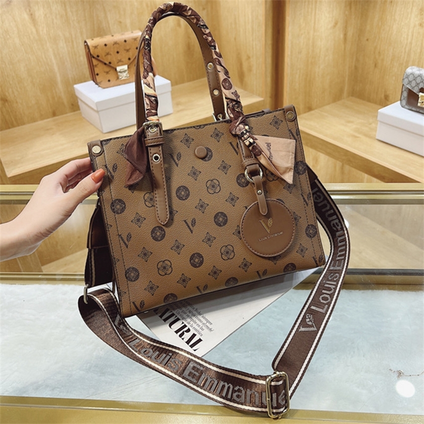 

Purse Light luxury big bag women's new winter versatile commuter shoulder bag large capacity Tote Bag, Coffee