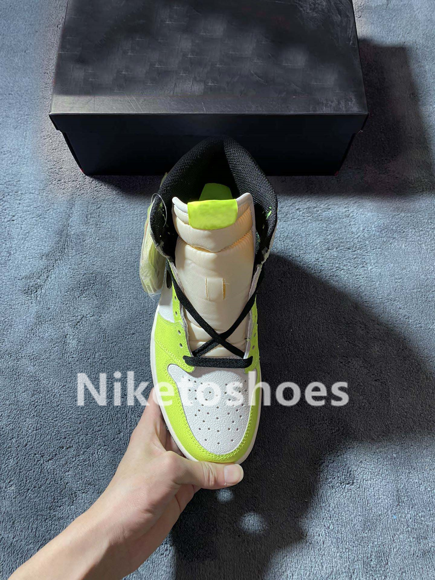 

1 High OG Volt Basketball Shoe for Men Skates Boot High top green and white 555088-702 Men Women Outdoor Trainers Sports Sneaker Shoe, 01