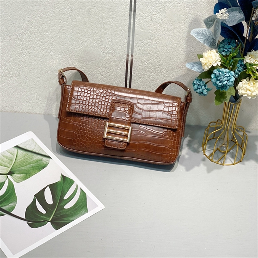 

Crocodile pattern small square bag new hand armpit style One Shoulder Messenger Bag Bags_ModelQ8F7, Black