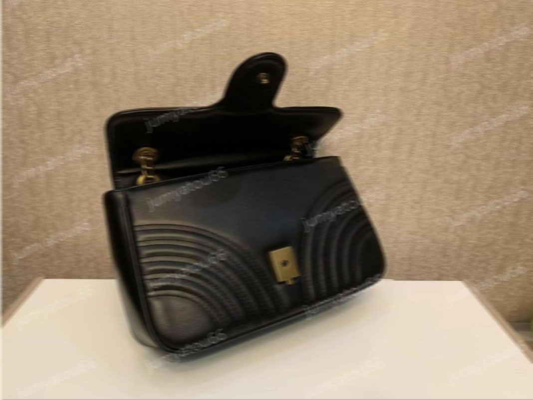 

Women Shoulder Bags Chain Designer Handbag Genuine Leather Messenger Cross Body Bag Fashion Quilted Heart Female Famous Purse Wallet 26CM with Box, Customize