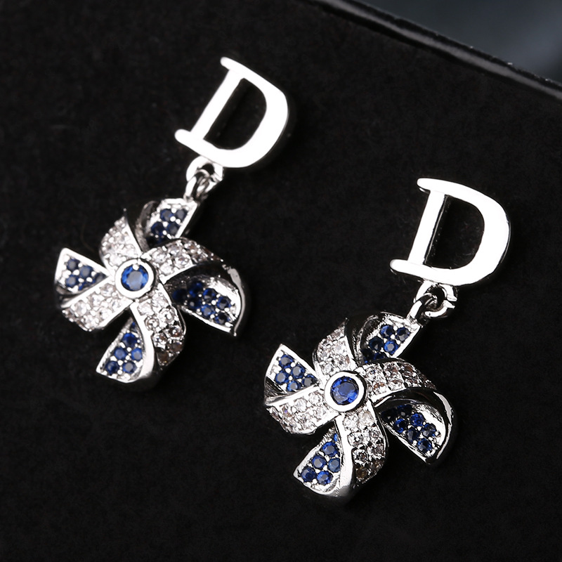 

Korean Fashion S925 Needle Shining Crystal D Letters Stud Earrings for Women Windmill Designer CZ Zircon Ear Rings Jewelry