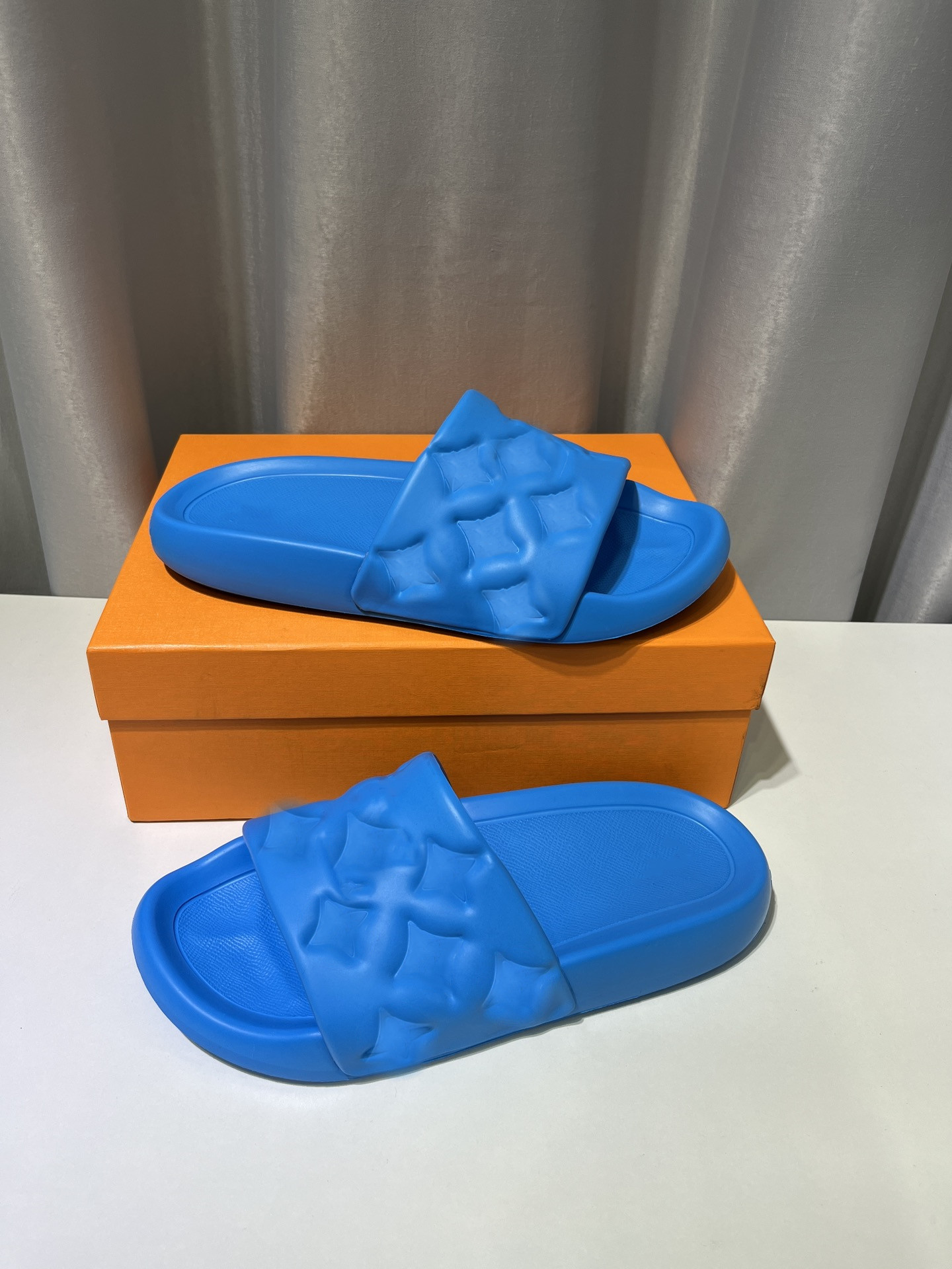 

Luxury Designer MAN Slider Woman Slippers Wholesale Price sandal Shoe1 Original Box size 35-45