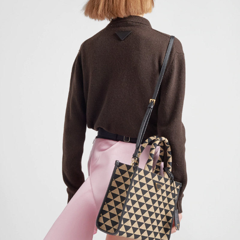 

Canvas Beach Bag Tote Shopping Bag Handbag Fashion Symbol Embroidered Fabric Adjustable Leather Shoulder Strap Metal Triangle Nylon Lining Women Handbags, 17*18cm