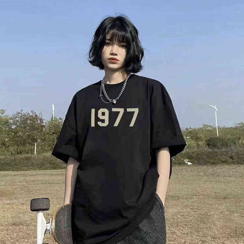 Fashion Essentials Designer Couples t shirts High Version Fog Season 8 Double Line Flocking 1977 Short Sleeve Street European and American Heavy