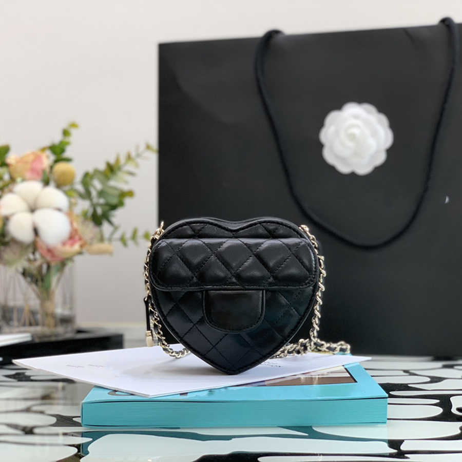 

10A Top quality The heart shape chain clutch bag 13cm luxury designer cosmetic bag sheepskin crossbody bags lady shoulder handbag coin purse YAGG, Sky blue