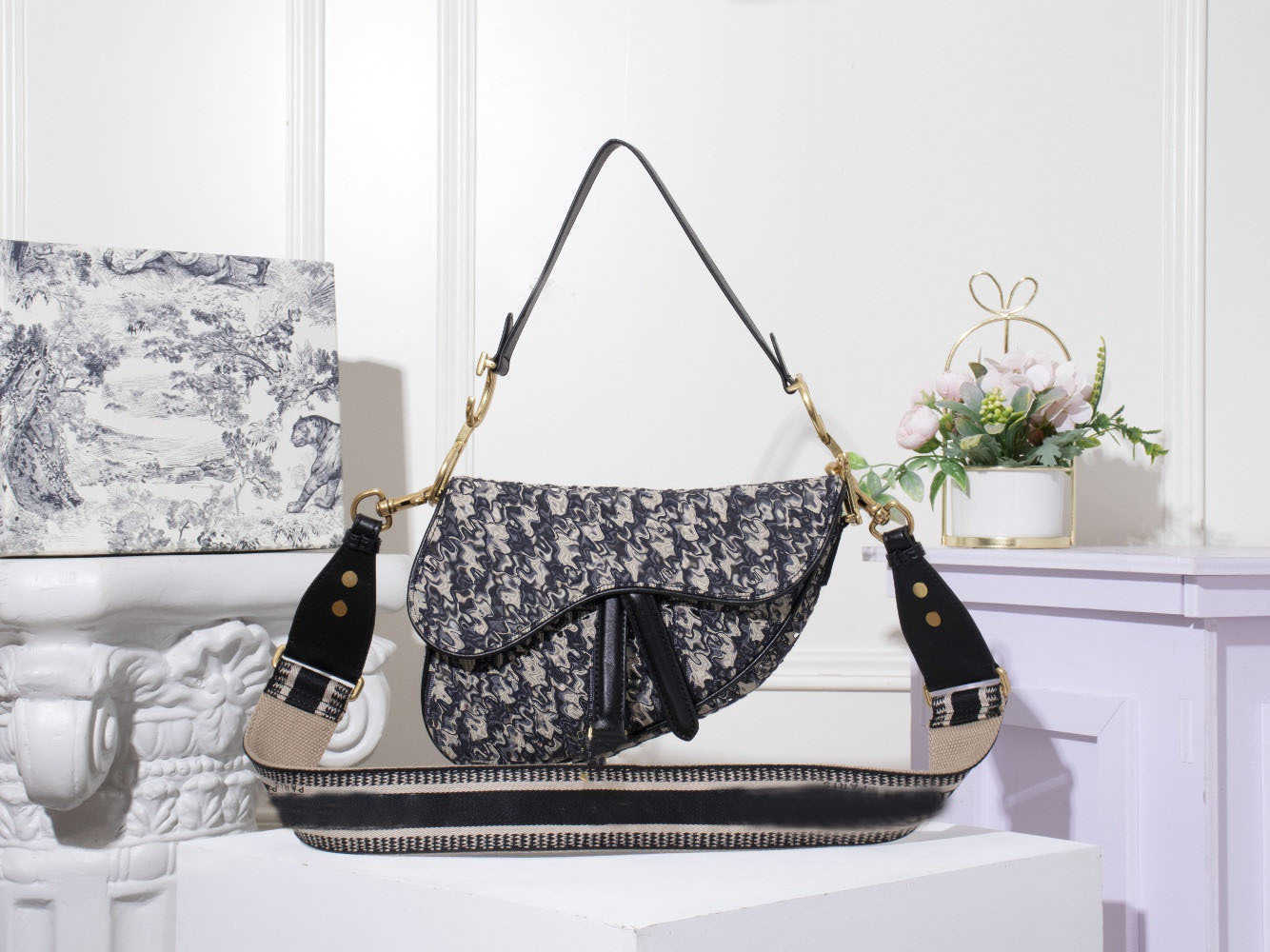 

High-Quality Designer Saddle Bag Canvas Presbyopia Underarm Bag Large Webbing Shoulder Strap Ladies Shoulders Bags Everyday Travel Wallet Model Cd-1003, No bag