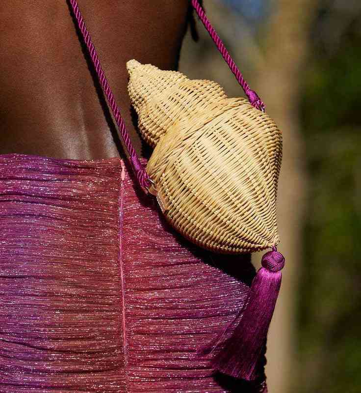 

rattan bag for women conch wicker shoulder bags handmade tassel crossbody bag sunmmer beach straw bag small bali purses 2022 sac G220429, Khaki