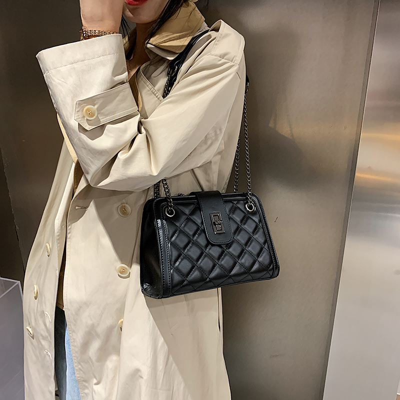 

Lingge chain bag 2022 new simple fashion messenger bag versatile one shoulder net red bag fashionable women's bags