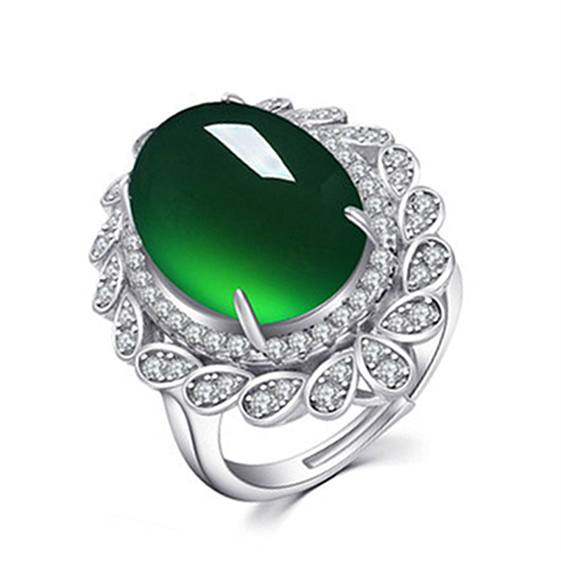 

Exquisite and fashionable platinum-plated luxury palace fancy green jade ring Full diamond open flower chalcedony crystal jasper ring