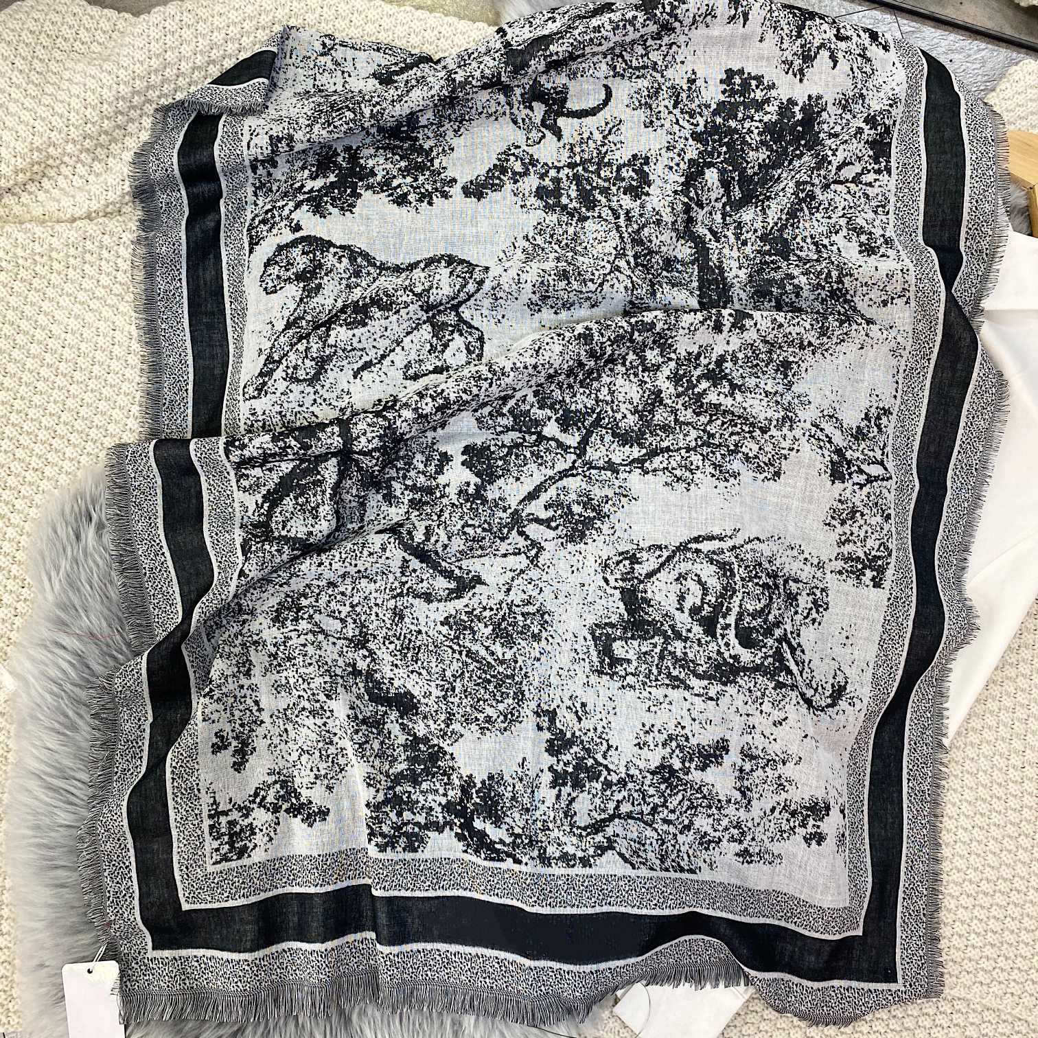 Silk wool Scarves Autumn and Winter Zoo Pattern Scarf Man Women Shawl Neck Letter Highly Quality no box 90 x 180cm