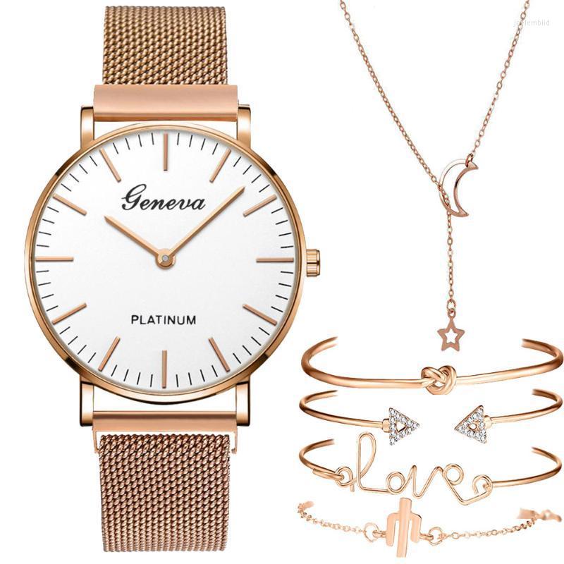 

Wristwatches Luxury Magnet Watches For Women Fashion Ladies Stainless Steel Belt Quartz Watch Bracelet Female Clock Relogio FemininoWristwat, Silver
