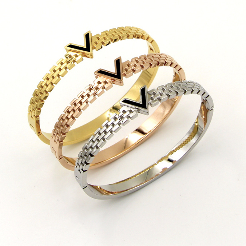

Titanium Steel Letter Bangles Women Love Designer Strap Bracelets Silver Rose Gold Black V Narrow Charm Bracelet Fashion Jewelry Accessories Lady Party Gifts