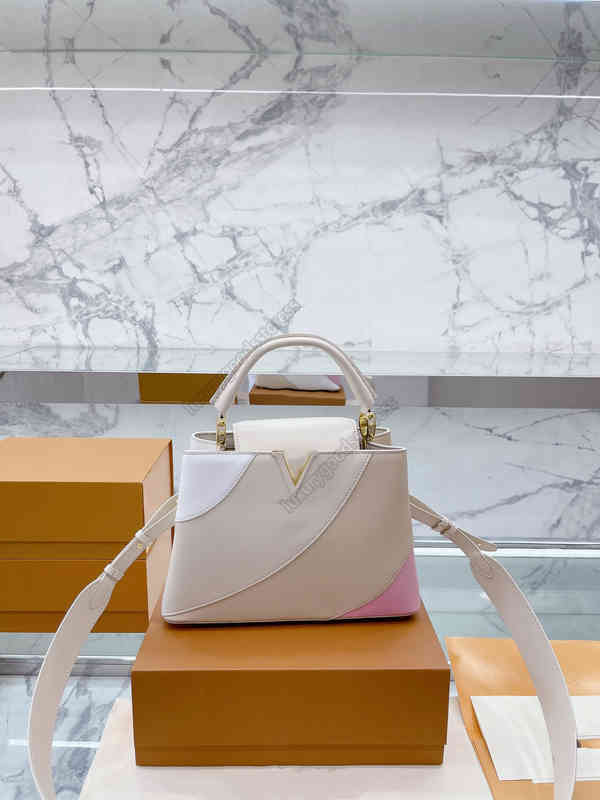 

With box ladies shoulder bags mini Capucines bb lychee pattern Taurillon series size 27*18cm, Additional charges