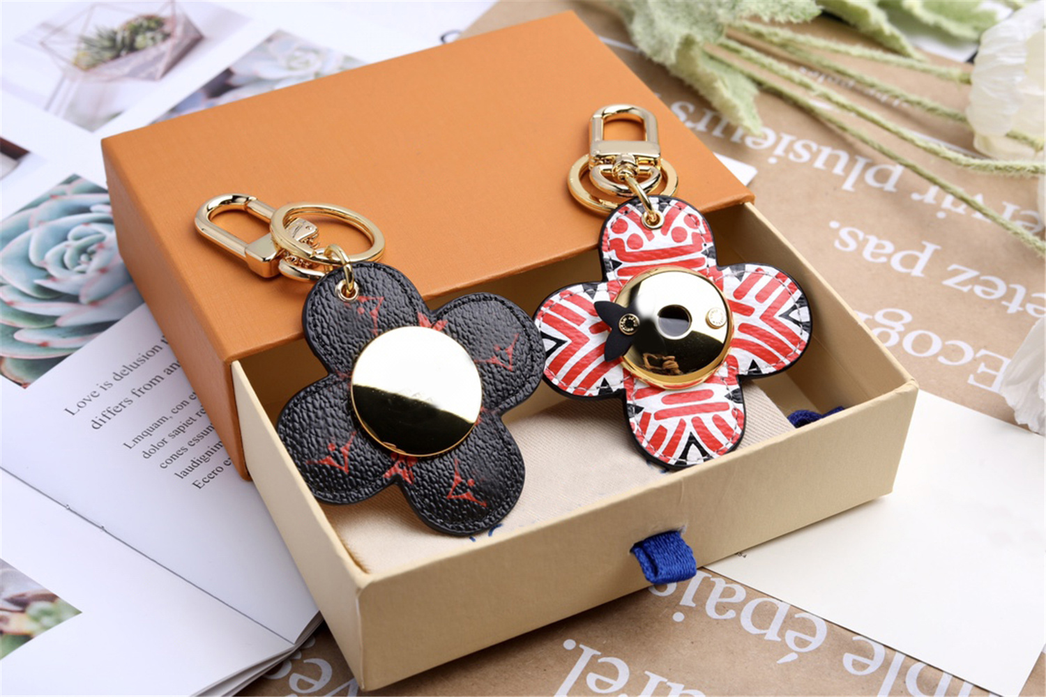 

High Quality Keychain Classic Luxury Designer Sun-flower Key Chain Men Car Keyring Women Buckle Keychains Bags Pendant Ring With Box And Dustbags