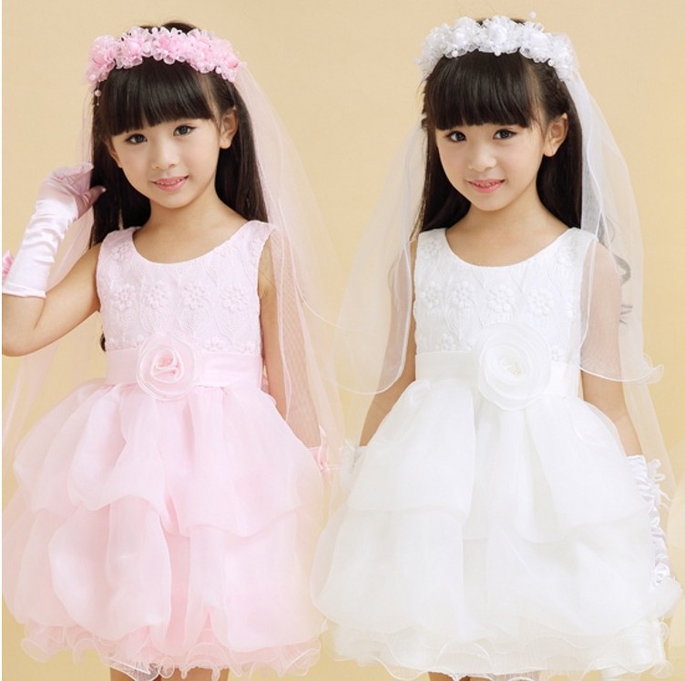 Charmante couronne de mariée blanche et rose pour les petites filles de fleurs aux mariages