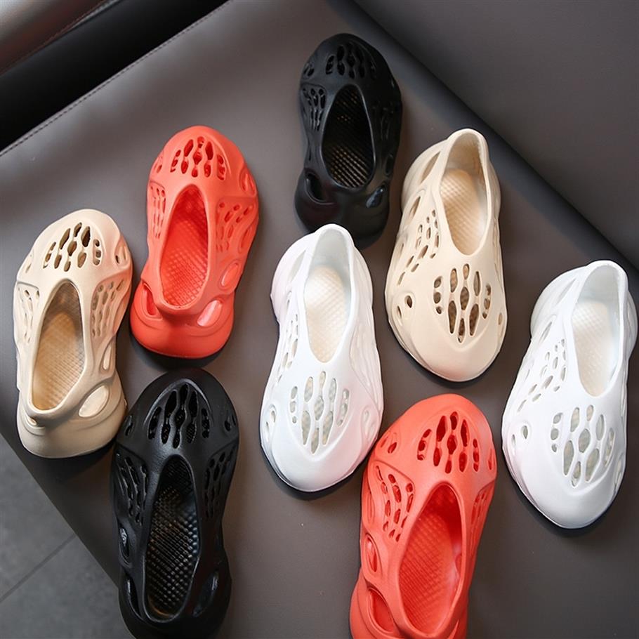 

Boys Girls Fashion Beach Summer Sandals Baby Toddler Little Big Kids Slip-On Foam Runner Children Lightweight Closed Toe Shoes T20240K, Beige