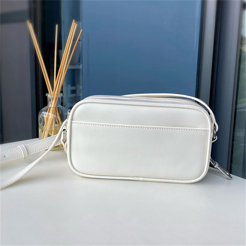 

2022 new niche design bag high-end men and women with the same style messenger leather camera bag small squarebag large capacity simple and generous Crossbody bags, Dust bag;single purchase does not send