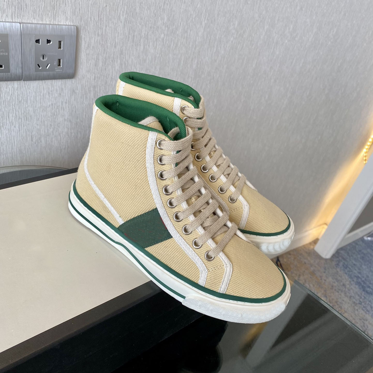 

Designer's boots shoes 1977 high-top canvas shoes for men and women plaid green red stripes white casual fashion bee letter embroidery thick-soled sneakers