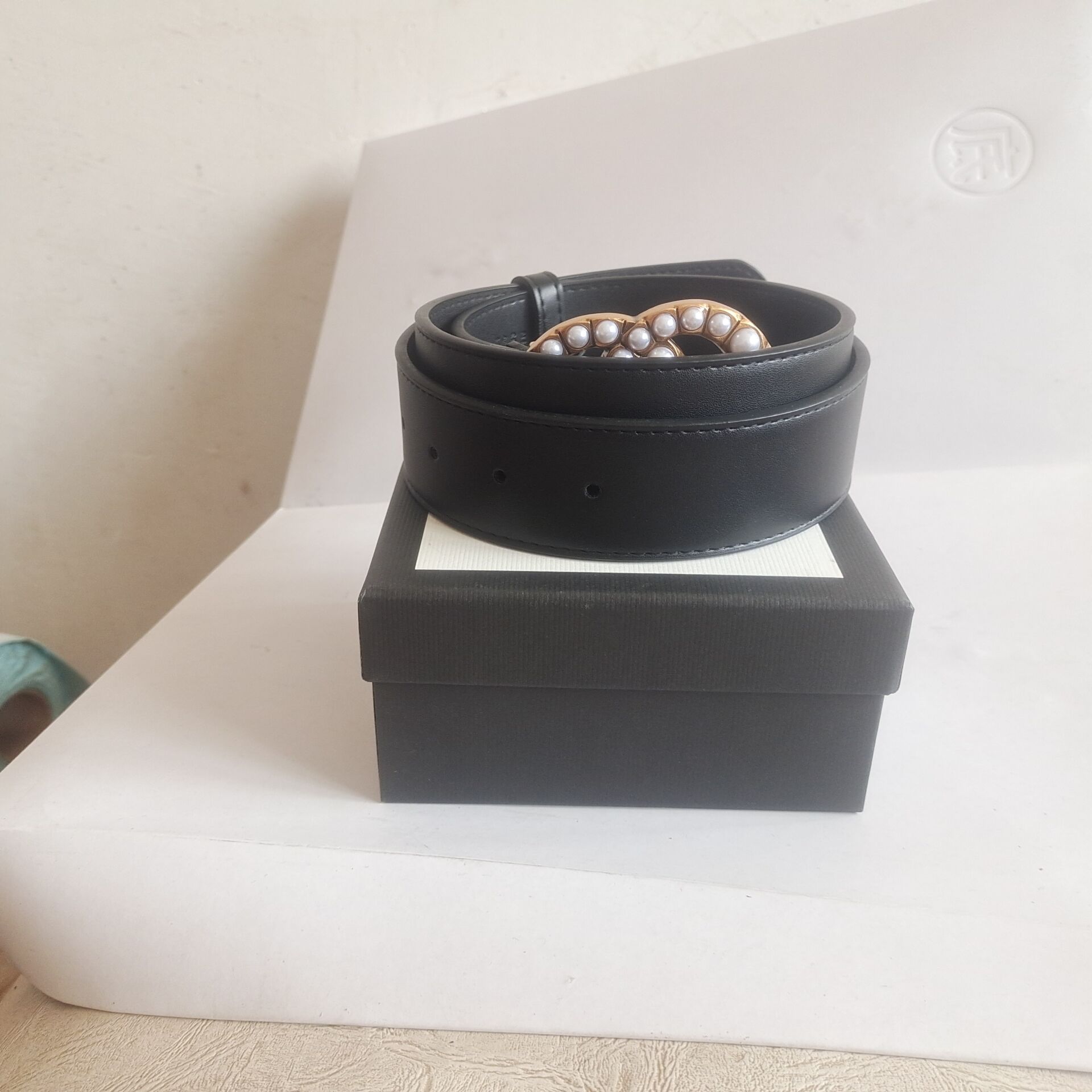 

211 High quality Fashion Womens Men Designers Belts Leather Black Bronze Buckle Classic Casual Pearl Belt Width 3.8cm With Box