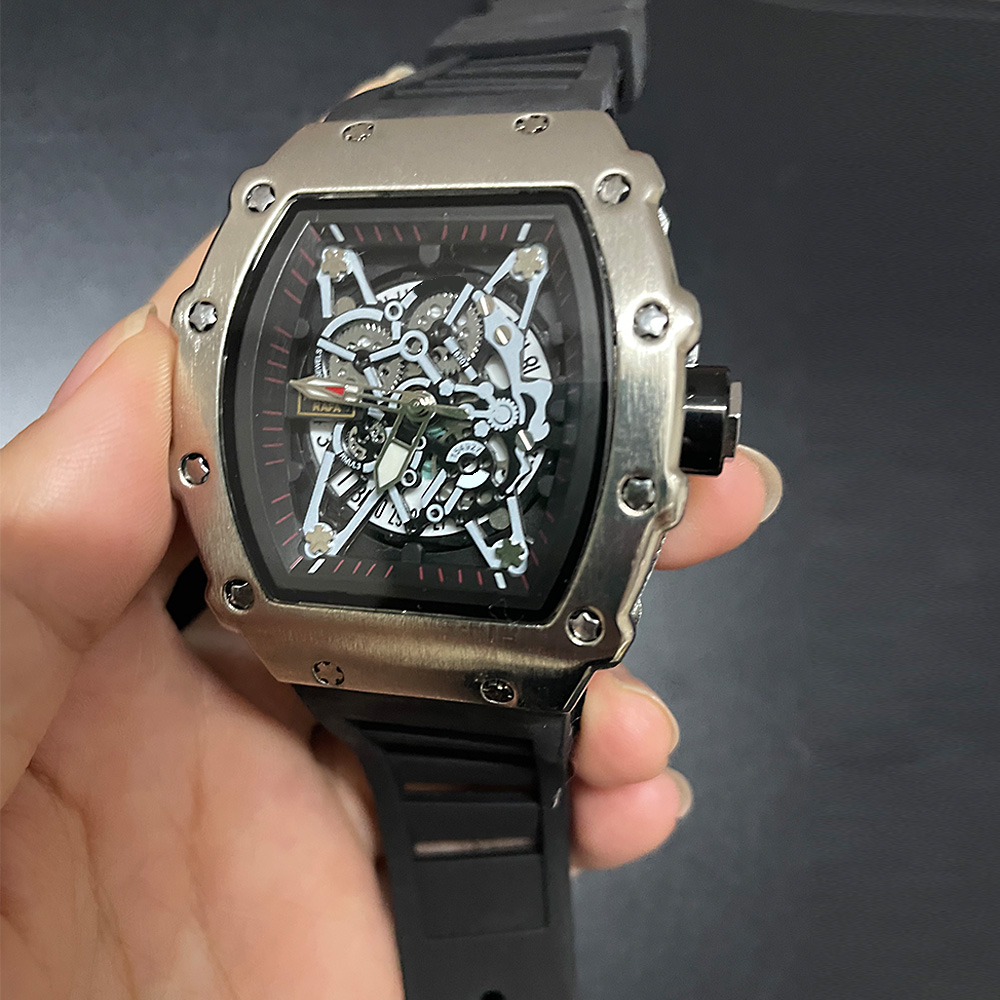 

Ladies 3-pin 2022rm fashion brand sports casual quartz men waterproof silicone men's watch, Green