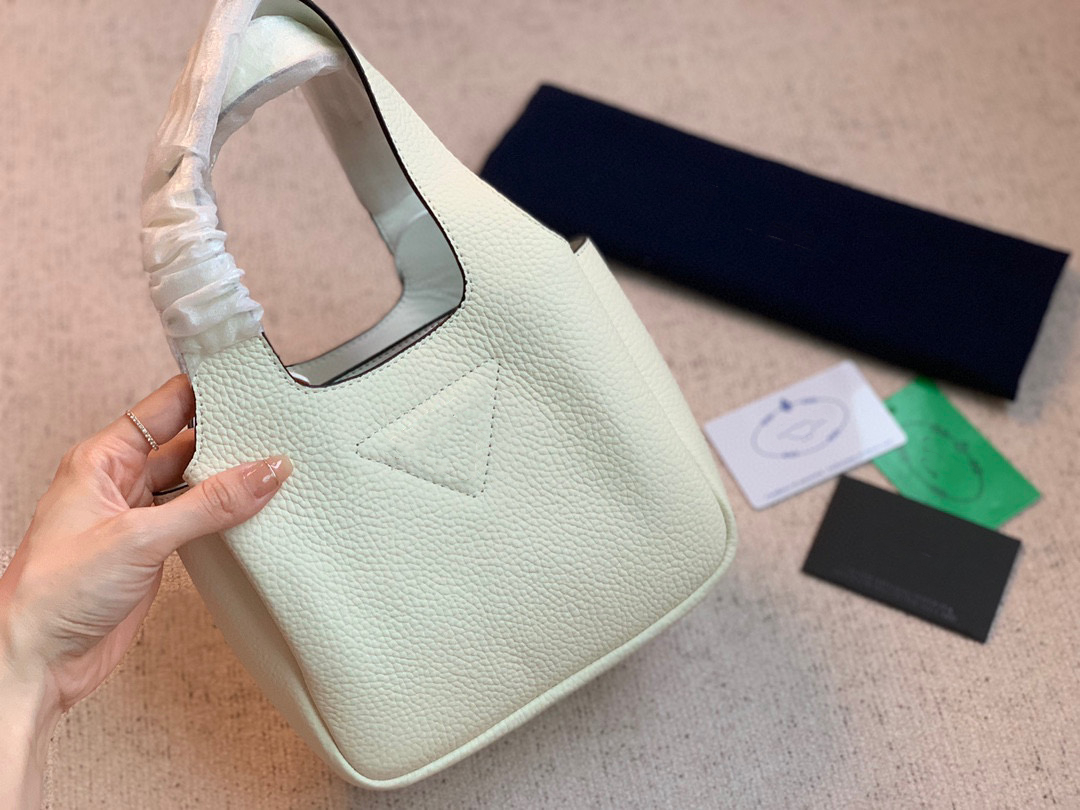 

Fashion high quality handbag cowhide luxury lady mouth red envelope, White