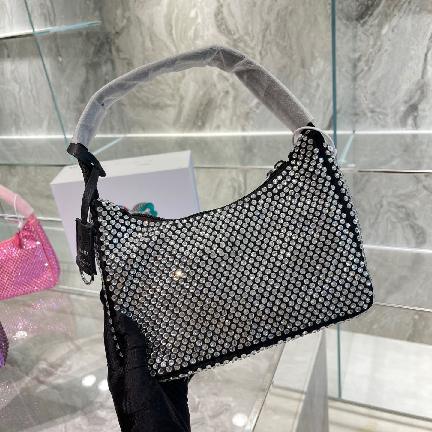 

2022 Top Luxury Designer Underarm Bags Ladies Crescent One Shoulder Leather Ladies Portable Presbyopia Wallet Crossbody Bag, White with diamonds