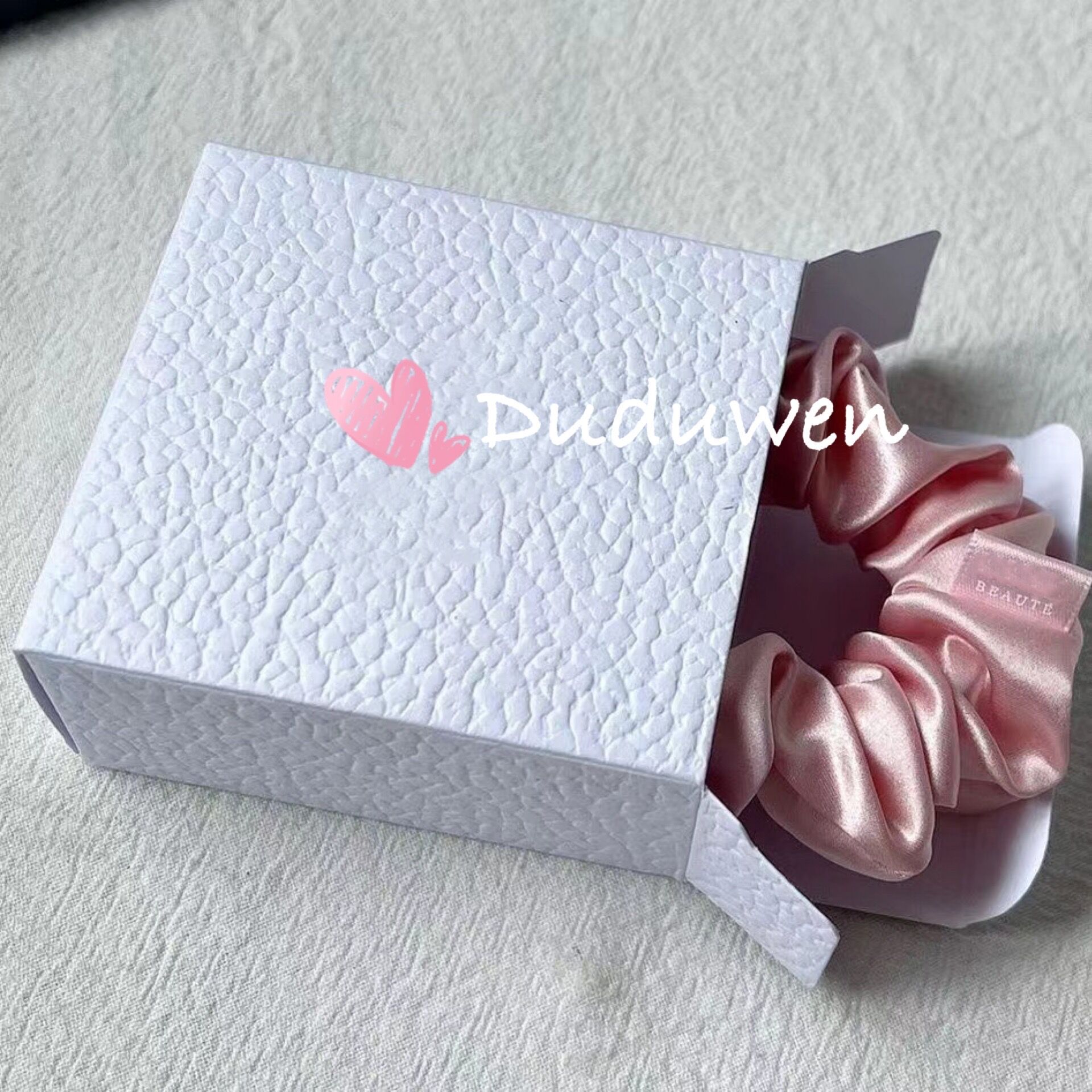 

ealstic slik hair rope classic hiar jewelry fashion hair rubber bands with package vip-beaute gift collection item