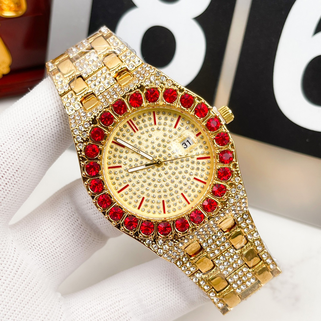 

Full Diamond Mens Watch Shiny Quartz Movement Watches Colorful Stone Dress Wristwtach Splash Waterproof High Quality Analog Clock Design Montre De Luxe