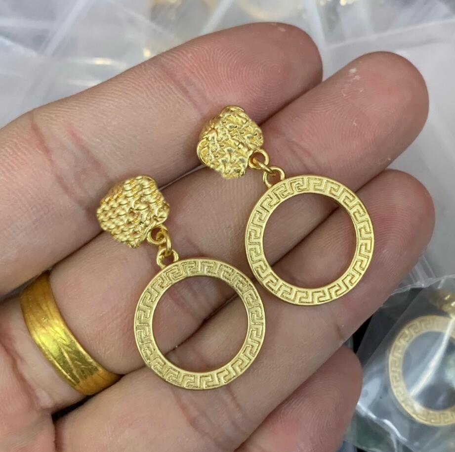 

Luxury Designed Ladies Dangle & Chandelier Earrings Banshee Medusa Head Portrait Women Tassel Earring