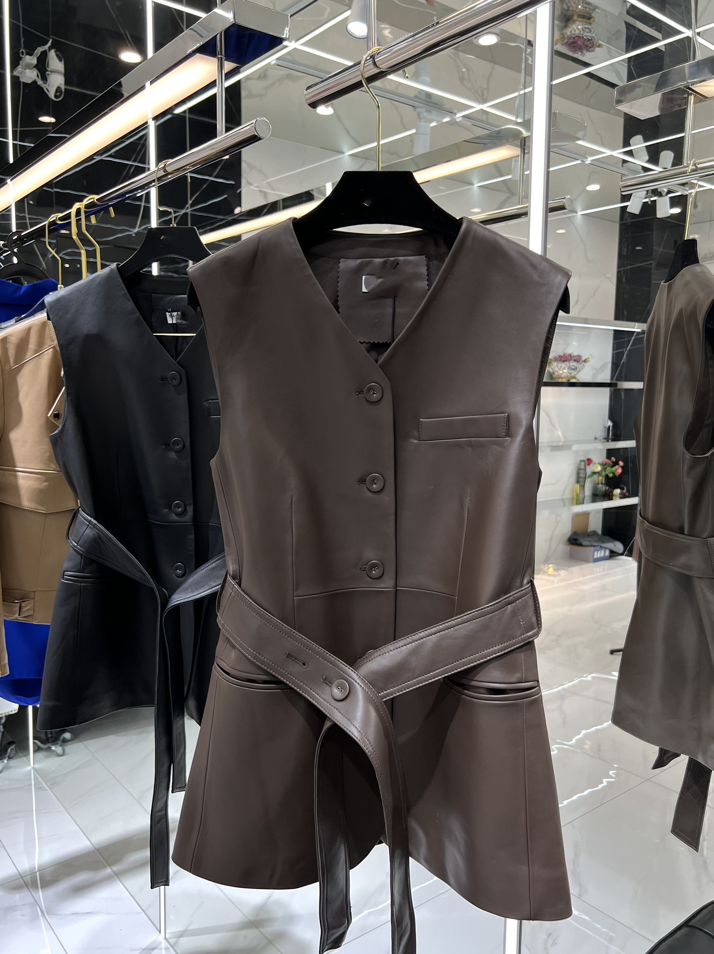 

2022 new Women's Jackets imported sheepskin vest in early autumn, Brown
