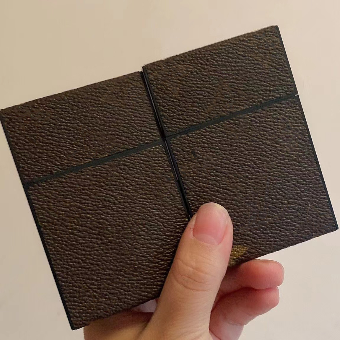 

Leather cigarette case high-end creative folio stainless stee wholesale