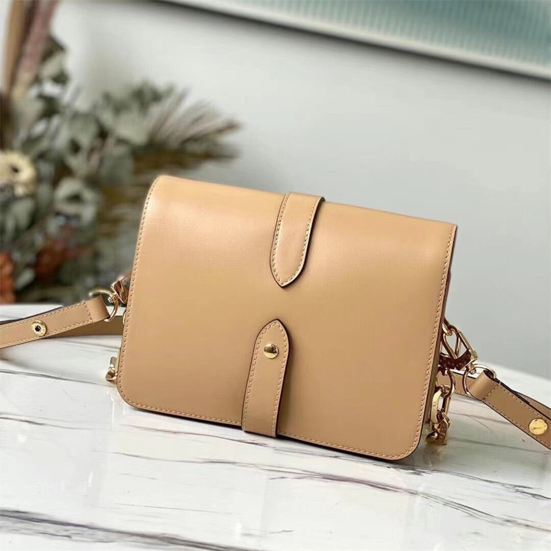 

2022 new fashion diagonal shoulder bag Joker banquet goddess Fan simple messenger bag handbag multifunctional, Khaki
