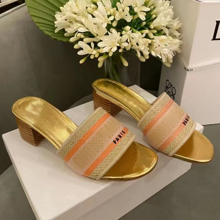 

2022 Designer Slippers New Paris Summer Sandals thick sole Beach Slides Ladies Flip Flops Loafers Floral leopard Embroidered outdoor Eur 34-42, As photo