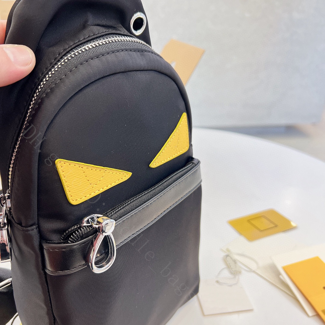 

2022 Waistpacks fashion Luxury designer bags black Chest cross body shopping tote classic zipper lady plain yellow eyes summer sport outdoor packs coin purse wallet