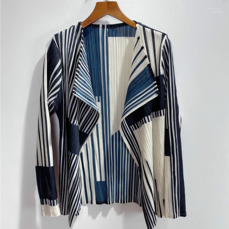 

Women's Jackets Jacket For Women 45-75kg 2022 Stripes Patchwork Turn Down Collar Long Sleeved Loose Casual Large Size Miyake Pleated