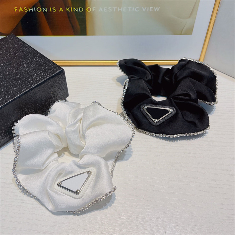 

Designers Brand Hair Circle Clips Hairbands For Woman Girls Luxurys Classic Casual Hair Circle Classic Diamond Butterfly Hairpins 4 Styles