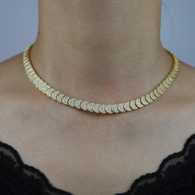 

Chains 2022 Iced Out Bling 5A Cubic Zirconia CZ Paved For Women Gold Plated Round Moon Shaped Geometric Classic Fashion Choker Necklace