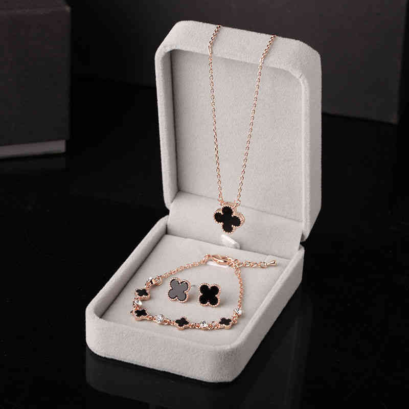 

Japanese and Korean Temperament Clover Necklace Bracelet Earrings Three Piece Set Versatile Friend Student Bracelet Earrings Clavicle