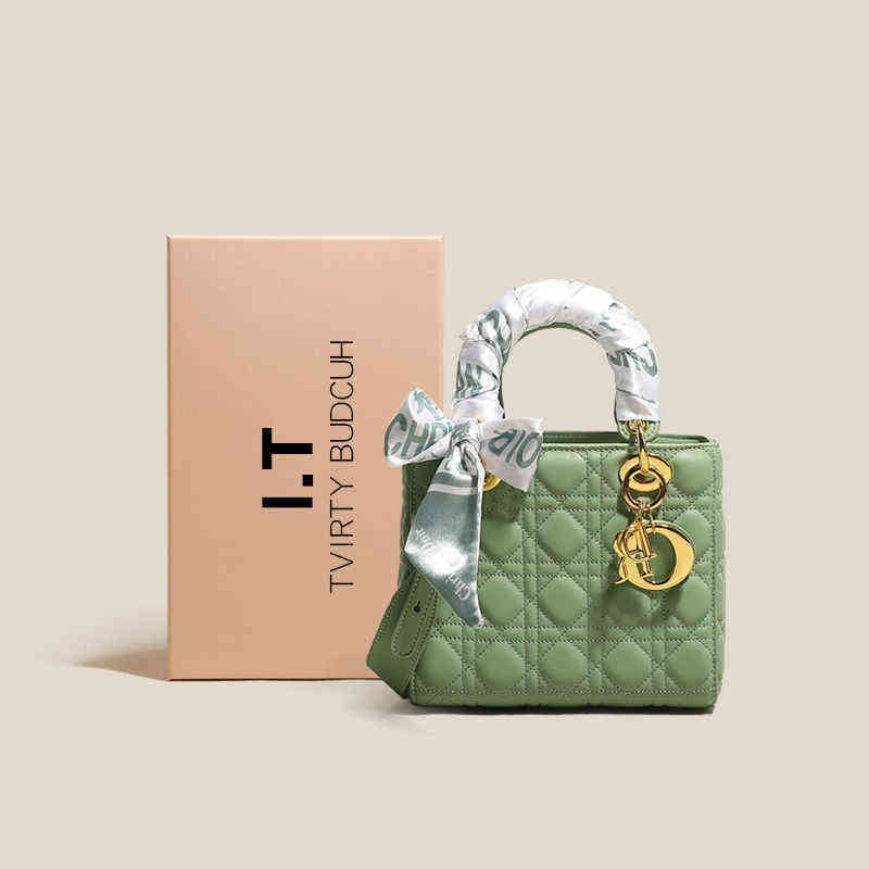 Femmes fourre-tout chrétien sacs à main givré en cuir kong kong petit vent parfumé 2022 princesse populaire de pilier sac messager single