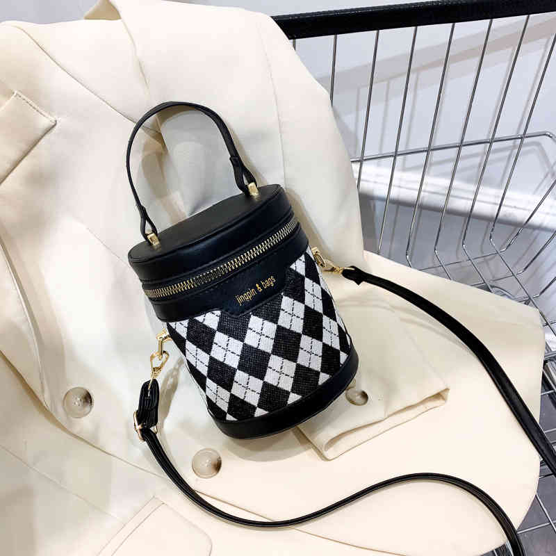 Sac pour femmes printemps 2022 Nouvelle mode simple épaule messager portable portable sacs cosmétiques féminins pour femmes dames