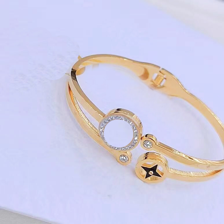 

22ss 7style Stainless Steel Bracelet 18K Gold Plated Letters Designer Bracelets Luxury Jewelry High Quality Bangle Gold-Plated Never Fade Not Allergic