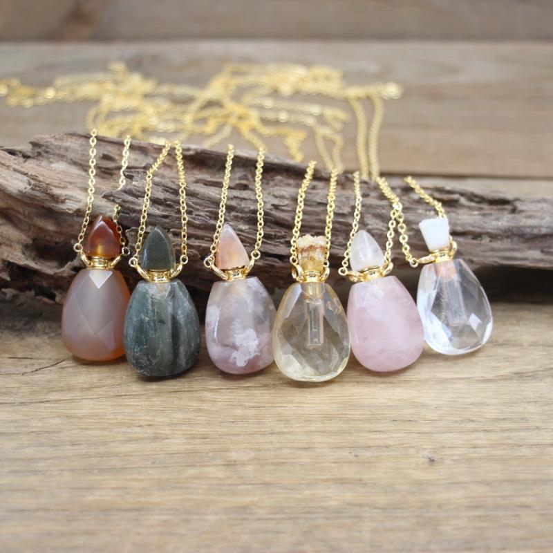 

Pendant Necklaces Natural Sakura Agates Essential Oil Vial Necklace Faceted Drop Crystal Quartz Geode Caps Perfume Bottle Charms QC1108Penda