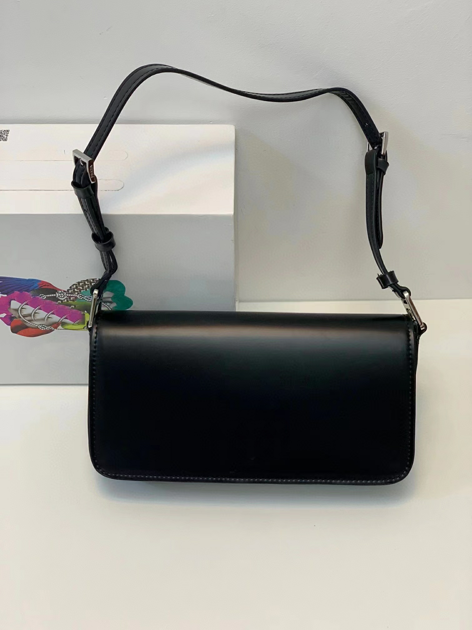 

High Quality Designer Women Shoulder Bag Calf Leather Vintage Baguette Bags Smooth Delicate Cross Body Letter Printing Triangle Bulge Famous Handbag Fashion Purse, Black