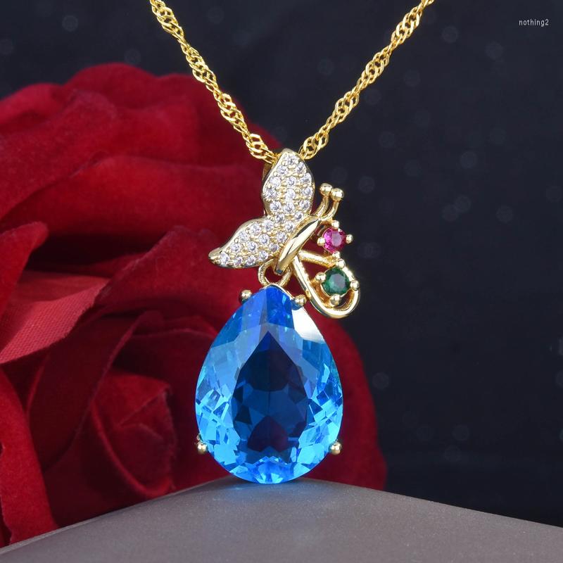 

Pendant Necklaces Elegant Butterfly Necklace Inlay Water Drop Crystal Zircon Exquisite Geometry Jewelry For Women Weddding Party