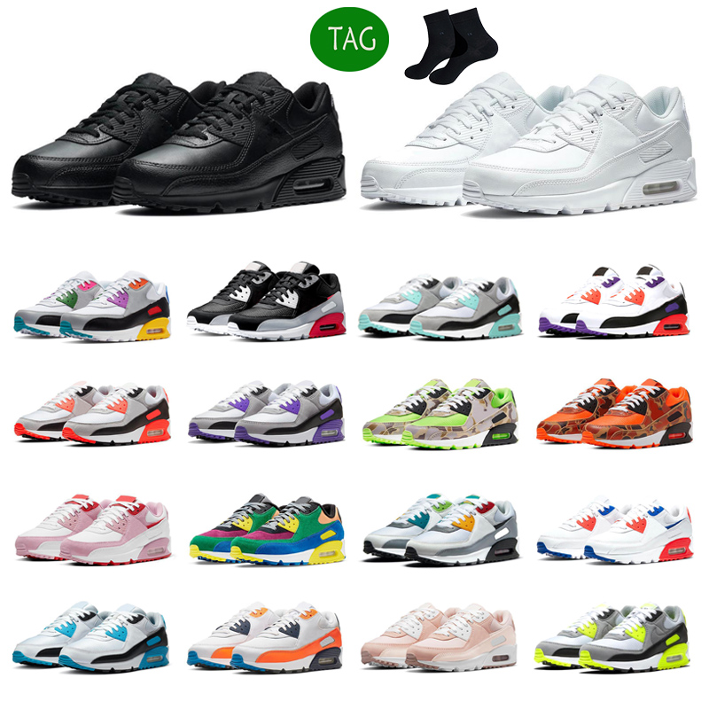 

2022 Women Men Running Shoes Triple Black White Infrared Reverse Duck Camo Outdoor Mens trainers Zapatos Designer Sneakers 36-45, Black dot