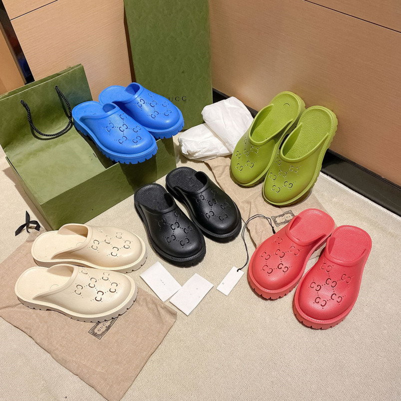 

Women Men Summer Travel Beach Slippers Hoof Heel Scuffs Flat Shoes Couple Fashion Candy Colors Slip on Hollow Platform Slides Slipper Designers Double G Shoes 0408, Price difference