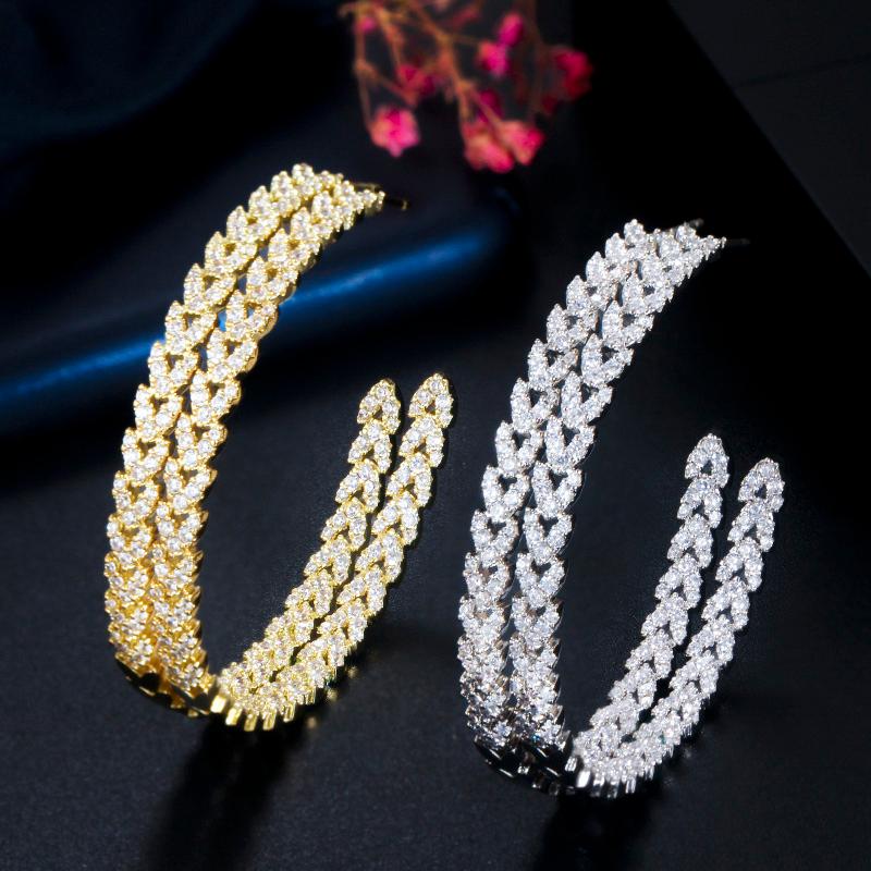 

Hoop & Huggie CWWZircons Half Round Mirco Pave White Cubic Zirconia Large Wedding Party Earrings For Women African Gold Jewelry CZ745Hoop