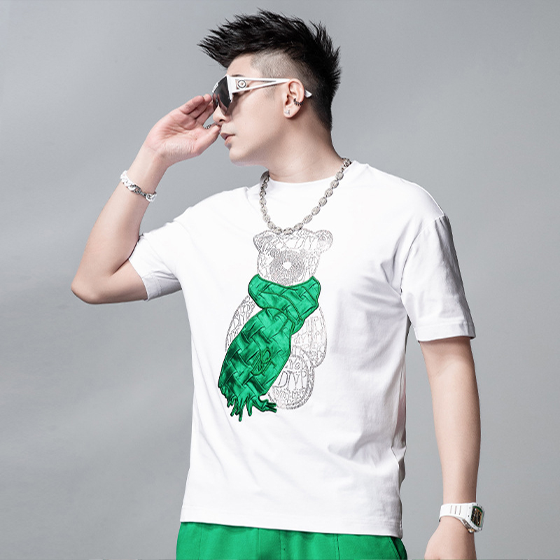 2022 été nouveaux hommes T-shirts mode écharpe ours broderie chaud strass col rond t-shirts demi manches chemise jeunesse vêtements M-4XL noir bl