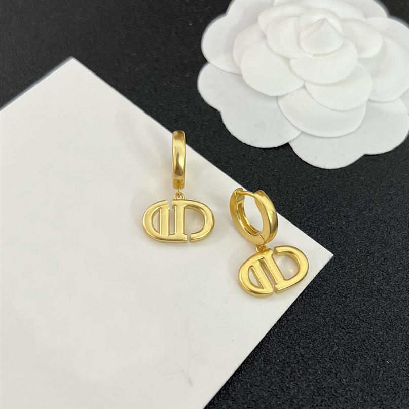 D 2022 Nouvelle lettre C Boucles d'oreilles Pouettères Stud Designer Femmes Perle Oreille Internet célébrité bijoux fdgddd183y